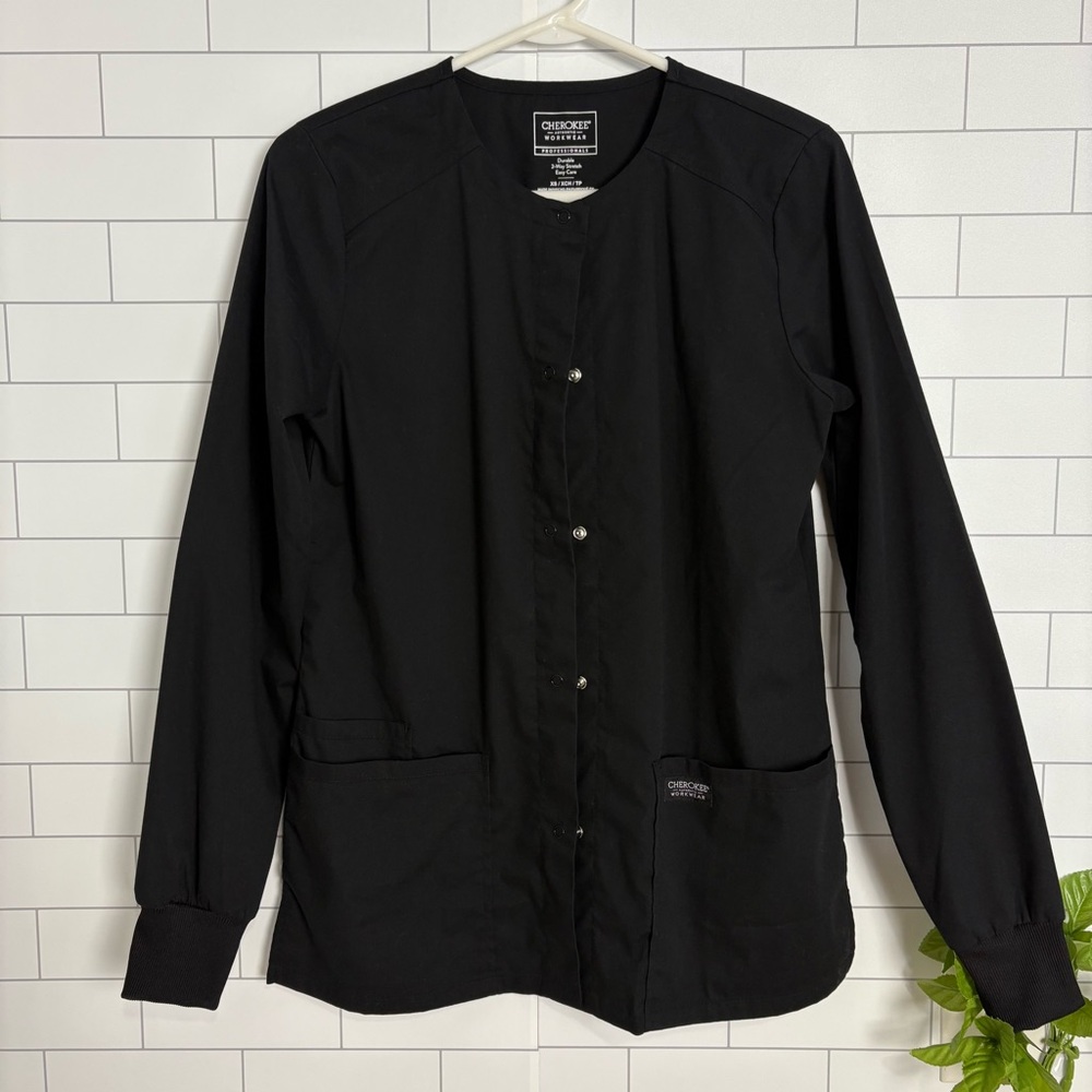 EUC Cherokee Workwear Professionals Durable Scrub Jacket 2-Way Stretch Black XS